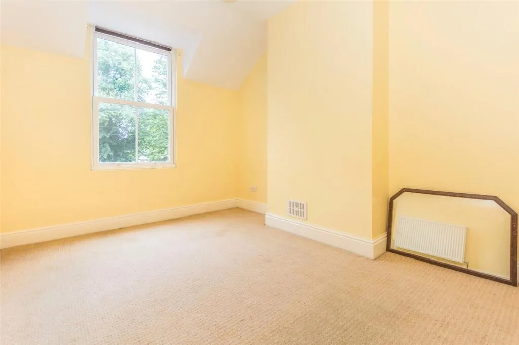 1 bed Character Property