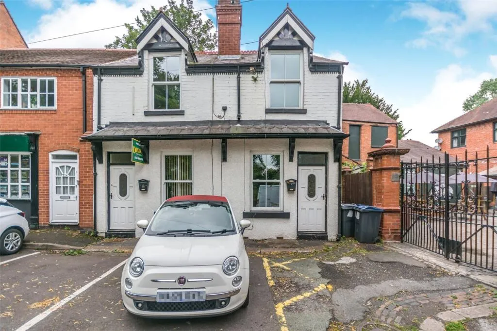 1 bed Character Property