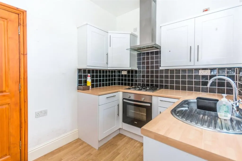 1 bed Character Property