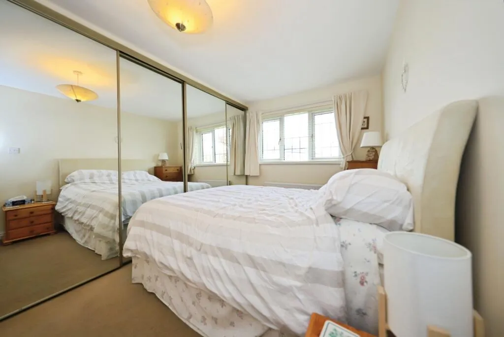 4 bed Detached
