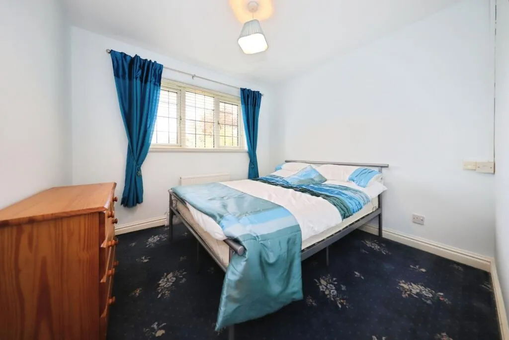 4 bed Detached