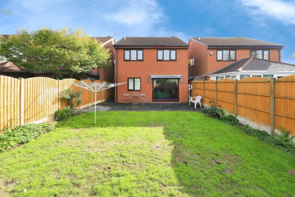 4 bed Detached