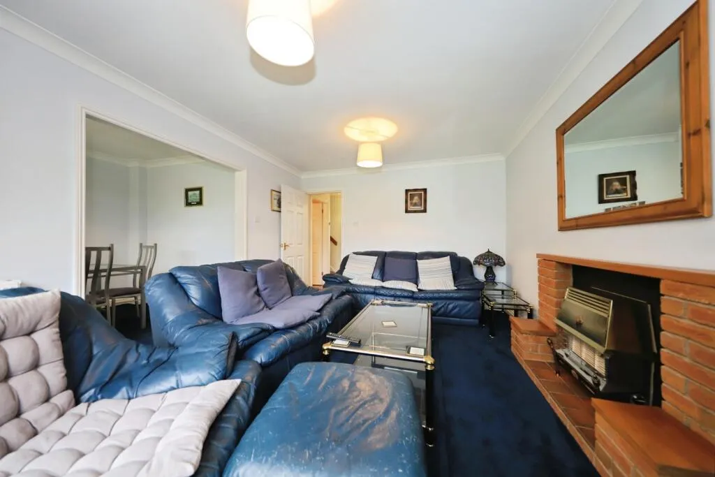 4 bed Detached