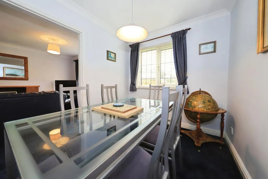 4 bed Detached