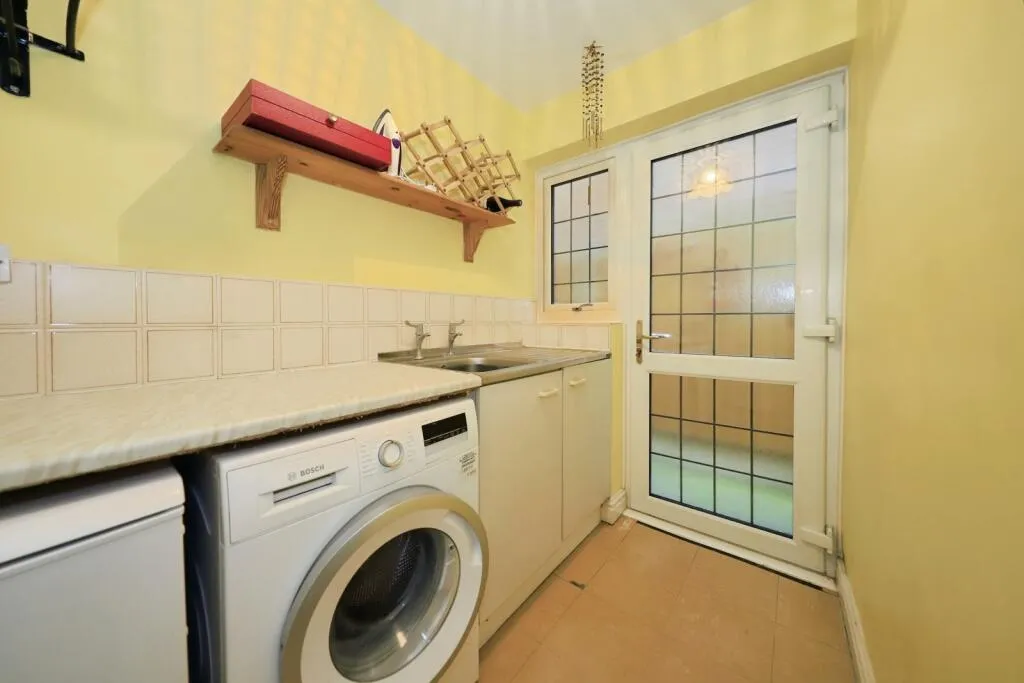 4 bed Detached