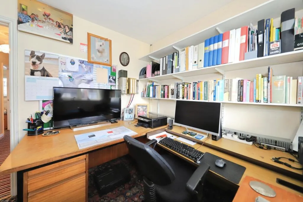 4 bed Detached