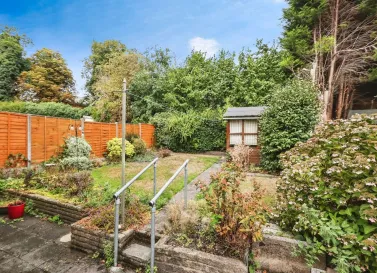 3 bed End of Terrace