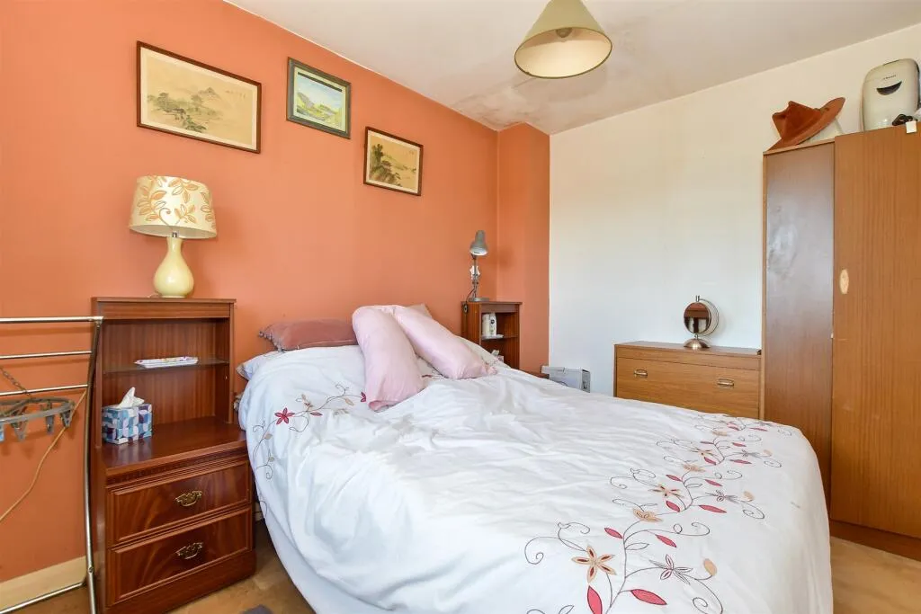 2 bed End of Terrace