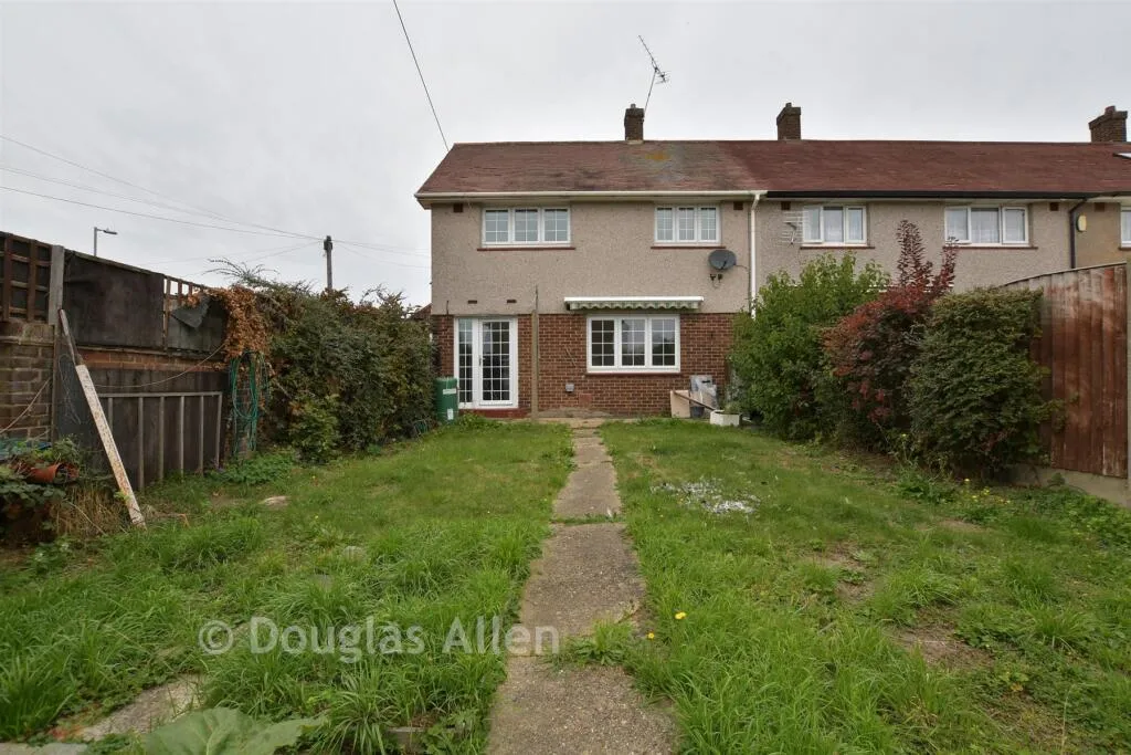 3 bed End of Terrace