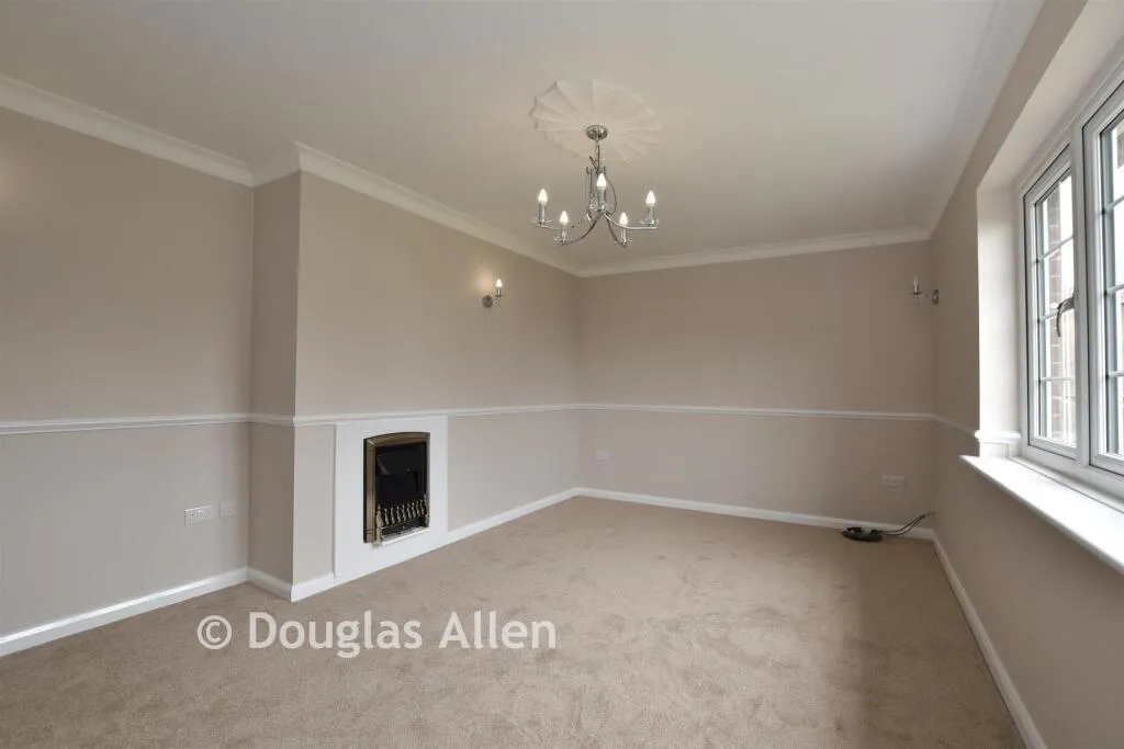 3 bed End of Terrace