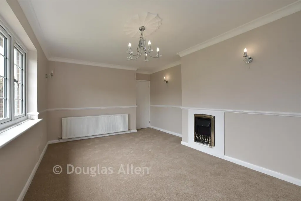 3 bed End of Terrace