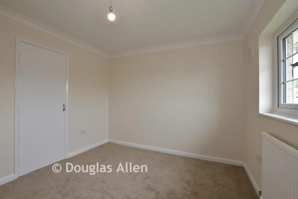 3 bed End of Terrace