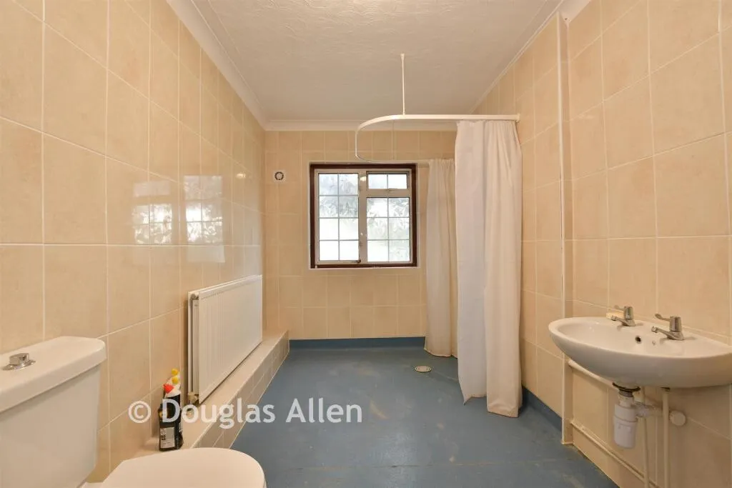 2 bed Detached Bungalow