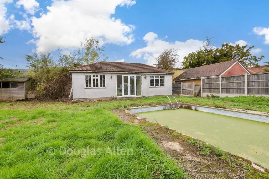 2 bed Detached Bungalow