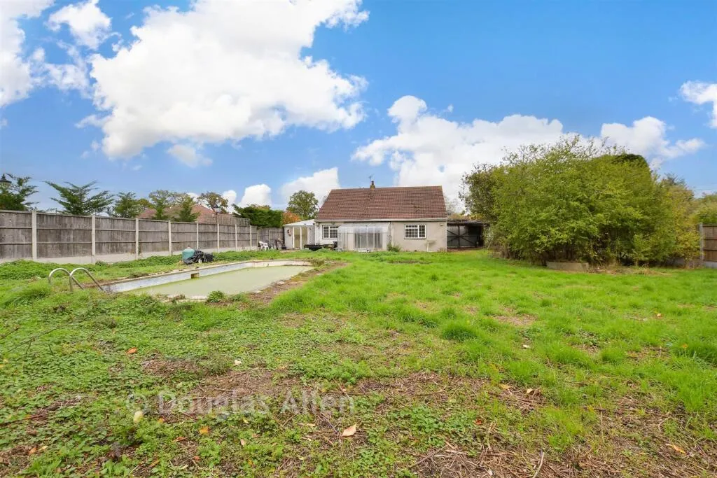 2 bed Detached Bungalow