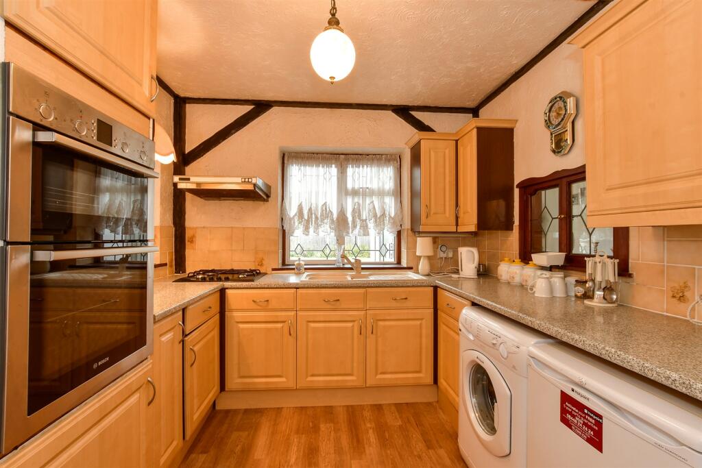 3 bed End of Terrace