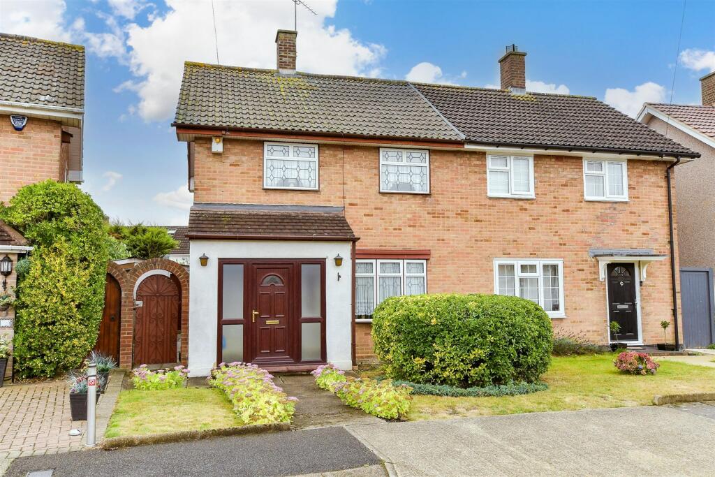 3 bed End of Terrace