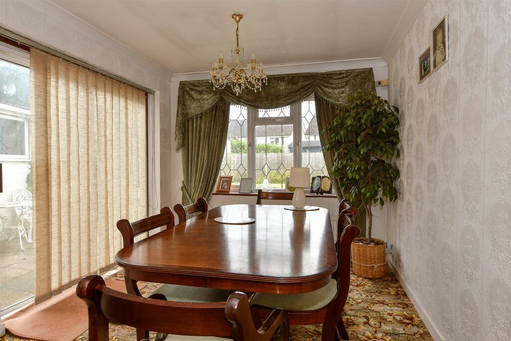 3 bed End of Terrace