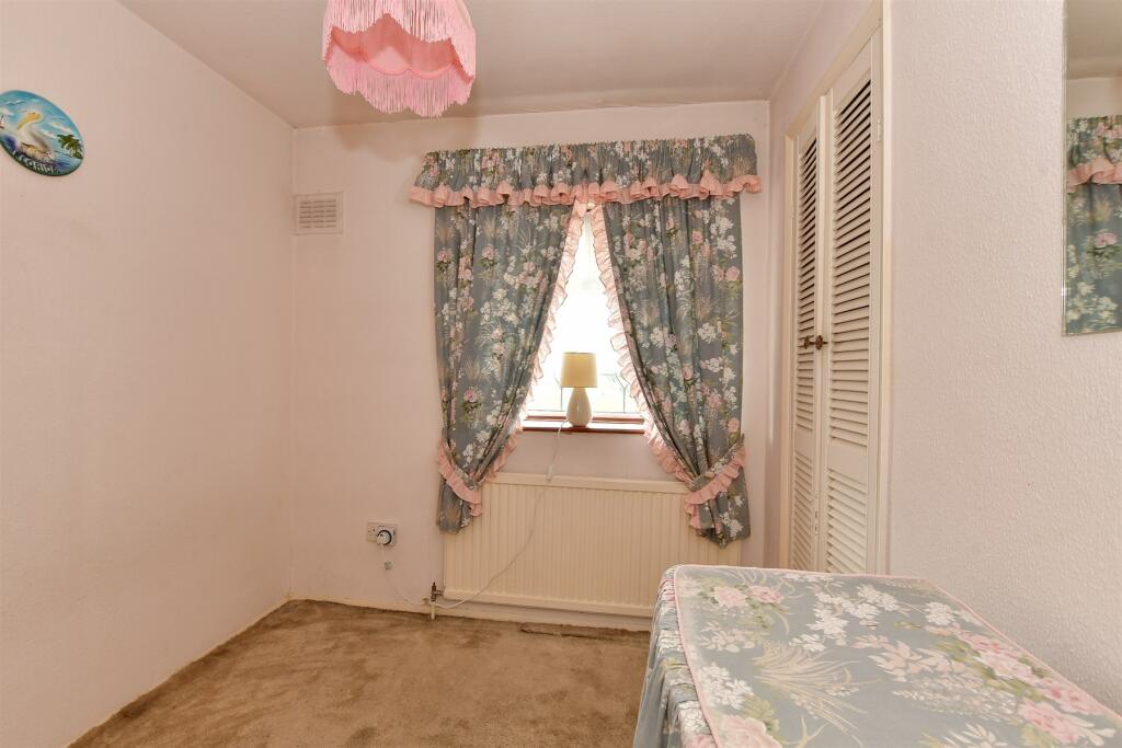 3 bed End of Terrace