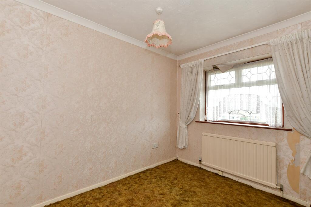 3 bed End of Terrace