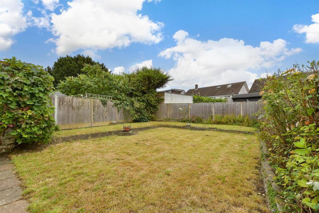 3 bed End of Terrace
