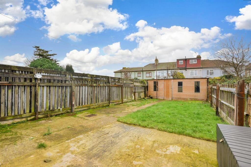 3 bed End of Terrace