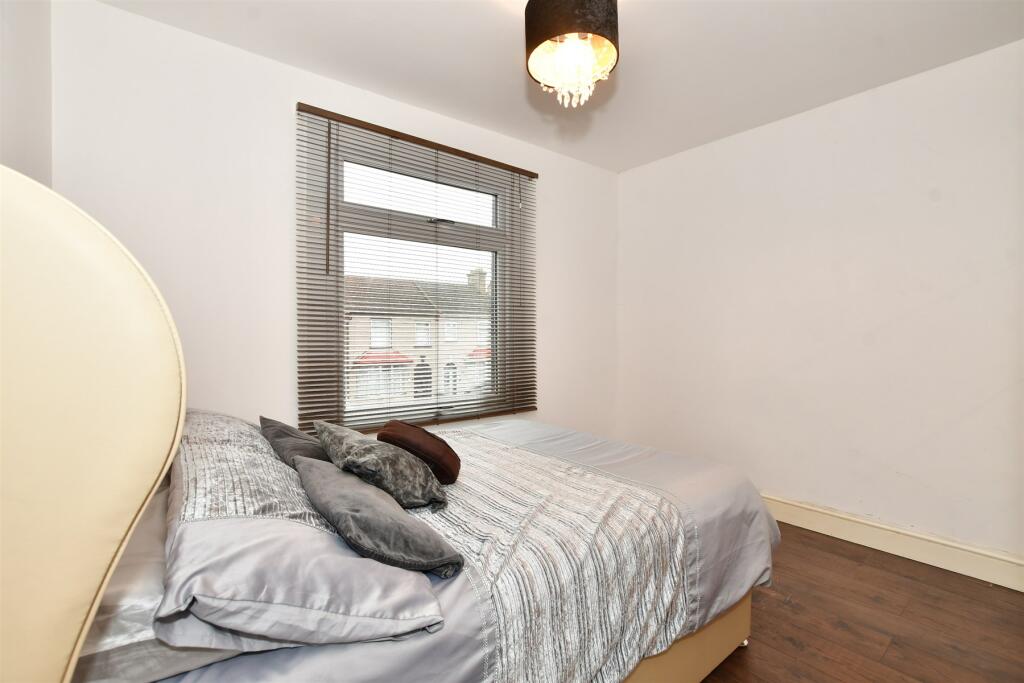 3 bed End of Terrace