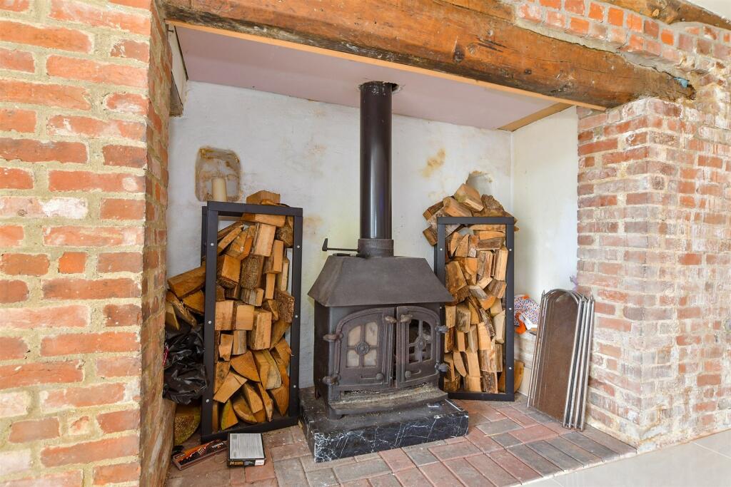 4 bed Detached