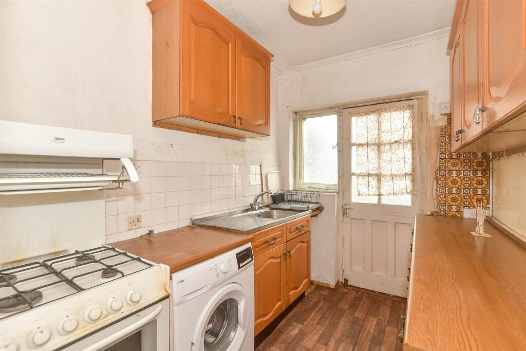 4 bed End of Terrace