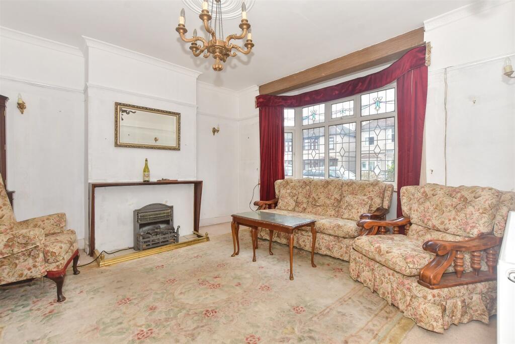 4 bed End of Terrace