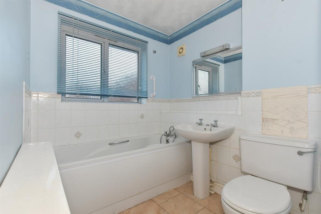 4 bed Detached
