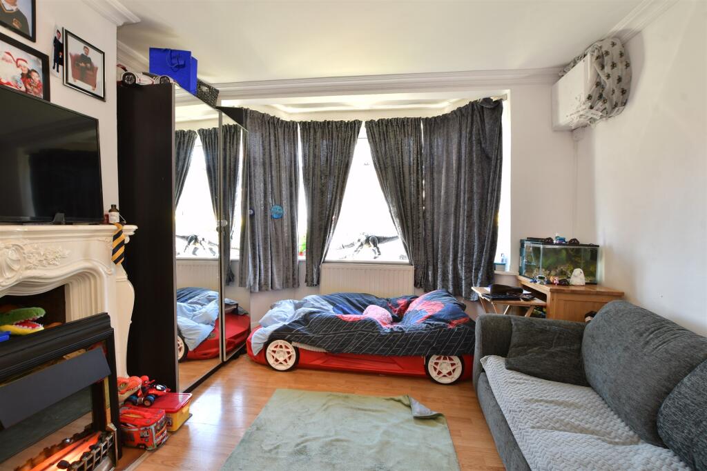 2 bed Ground Flat