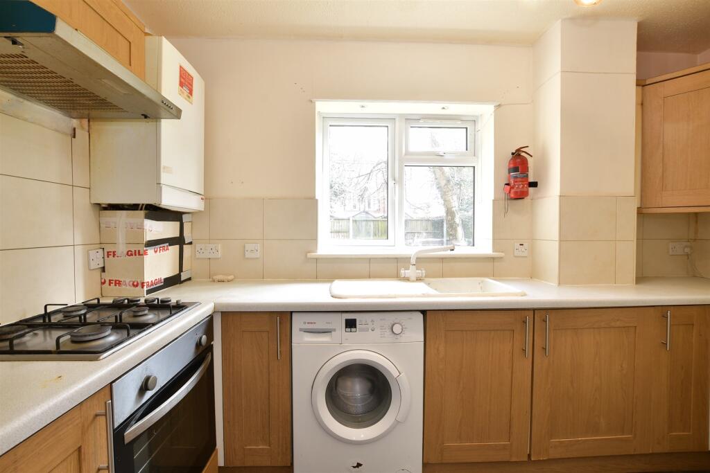 2 bed Ground Flat