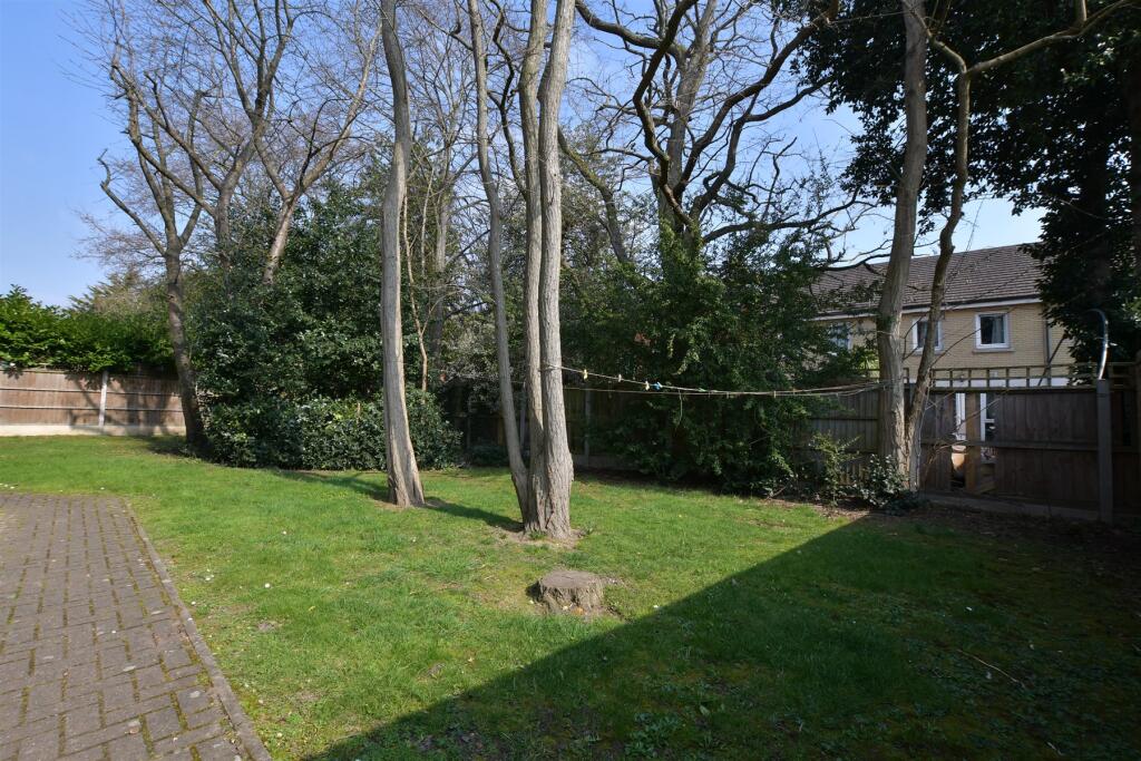 2 bed Ground Flat