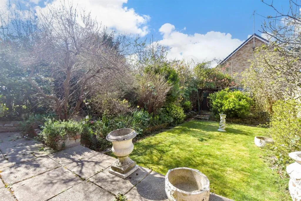 3 bed Semi-Detached