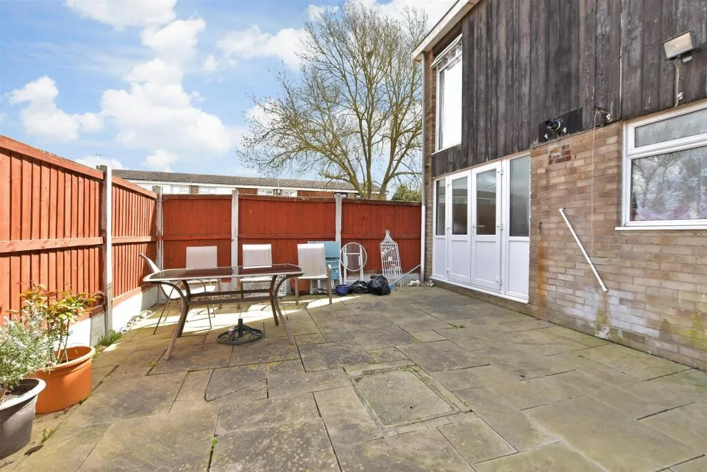3 bed End of Terrace