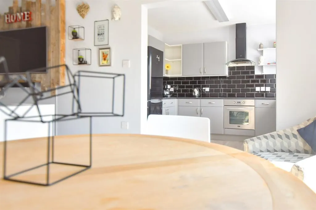 2 bed Semi-Detached Bungalow