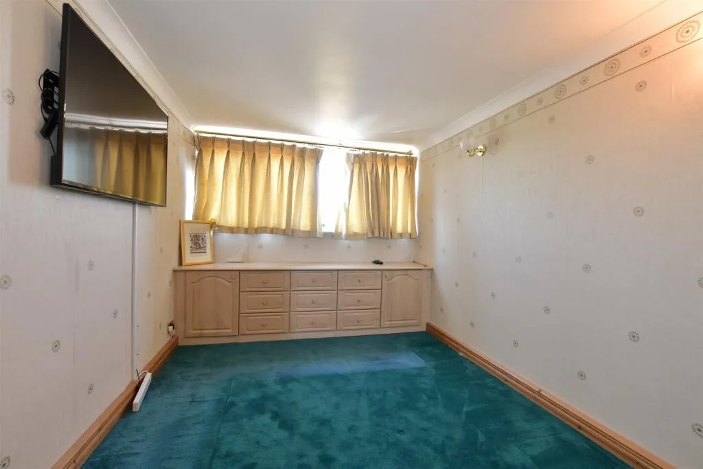 4 bed Town House