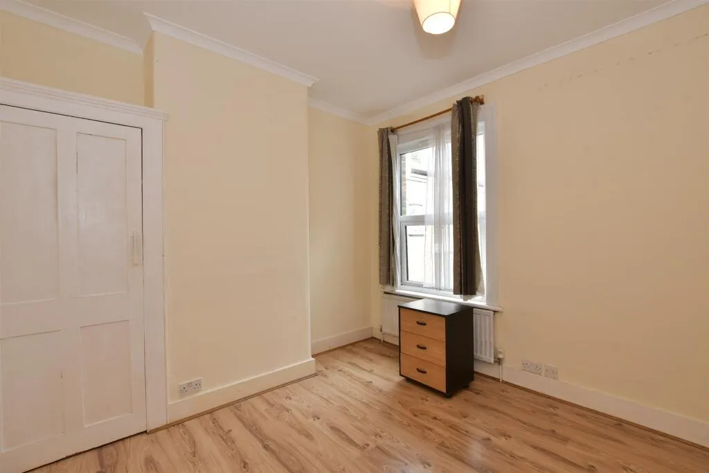 2 bed Maisonette