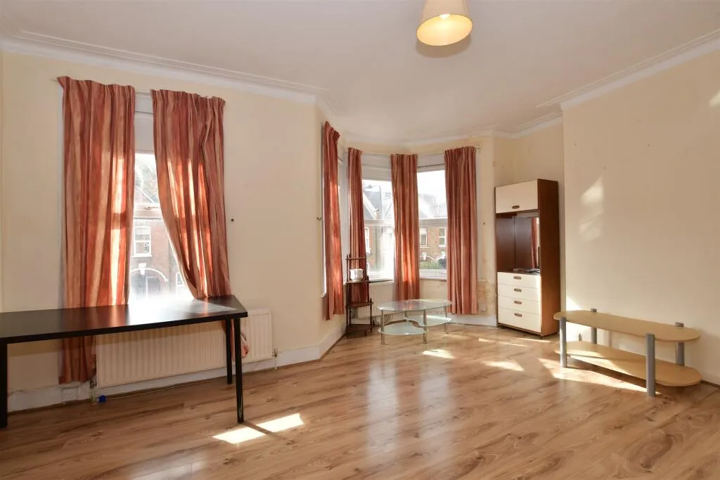 2 bed Maisonette