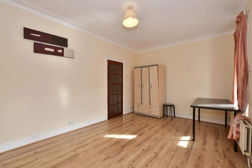 2 bed Maisonette