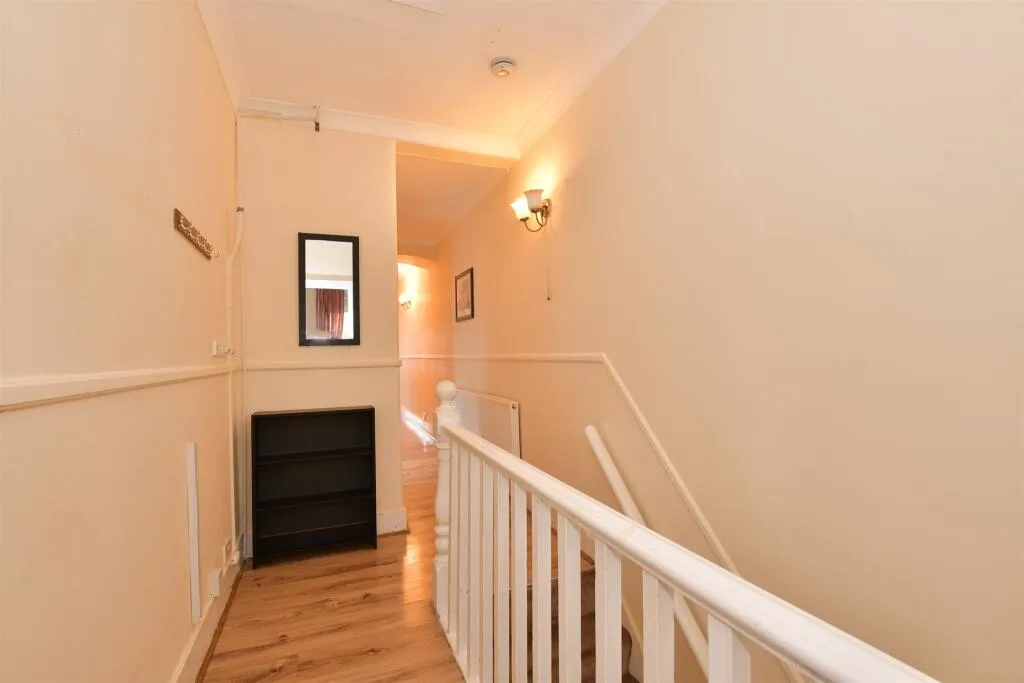 2 bed Maisonette