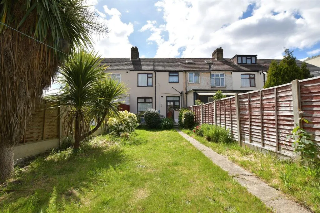 3 bed Terraced