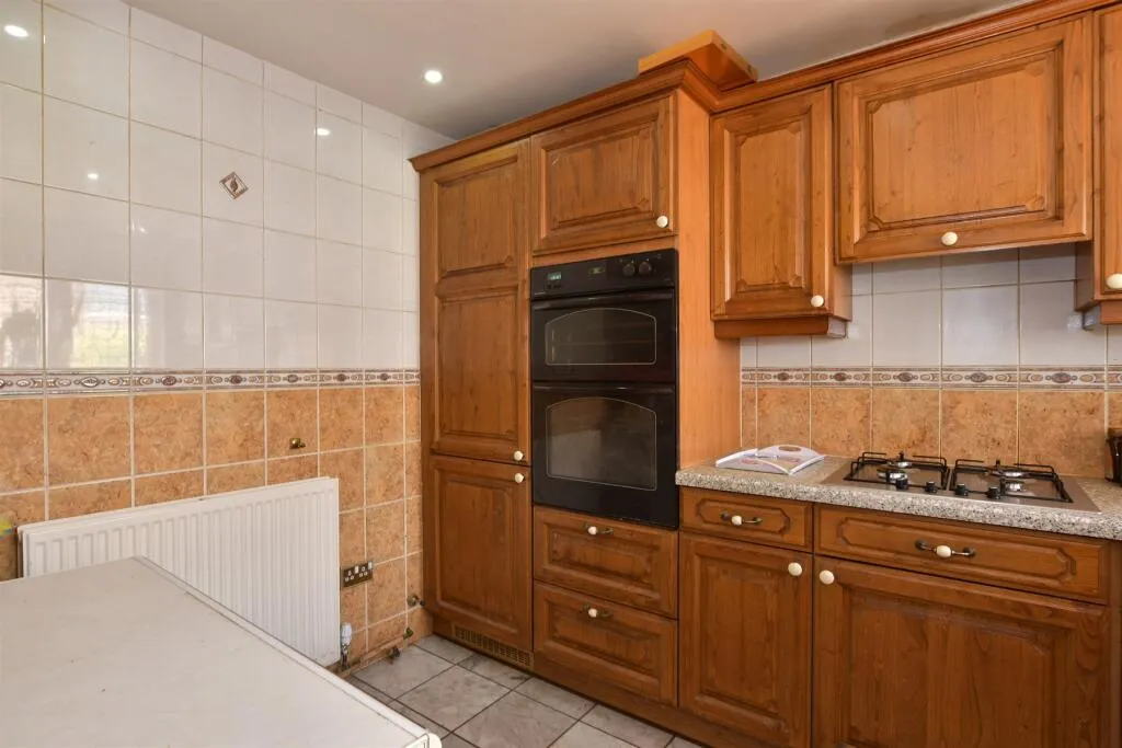 4 bed End of Terrace