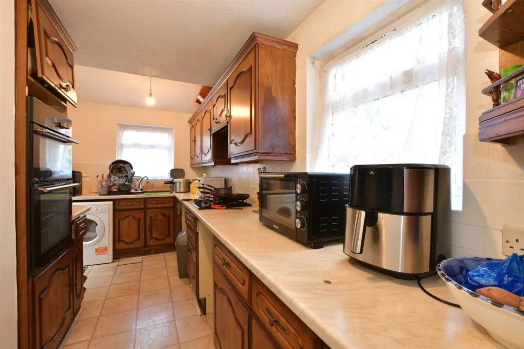 4 bed End of Terrace