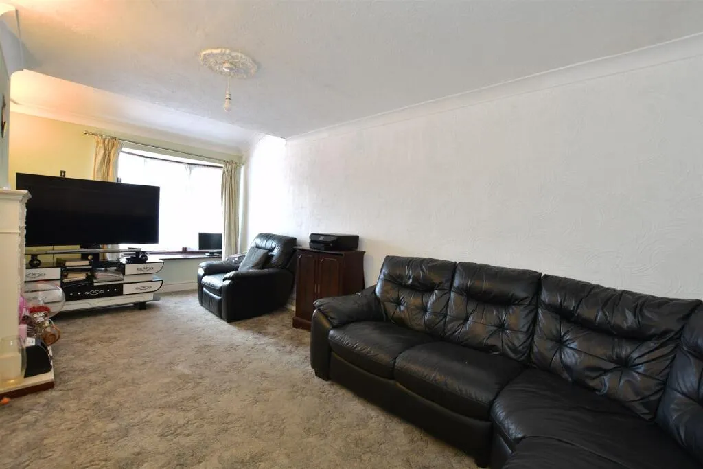 4 bed End of Terrace