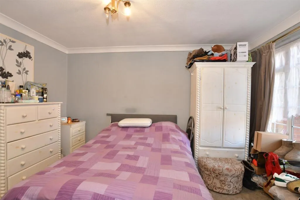 4 bed End of Terrace