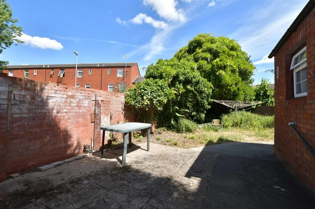 4 bed End of Terrace