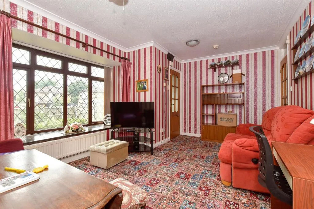 2 bed Semi-Detached Bungalow
