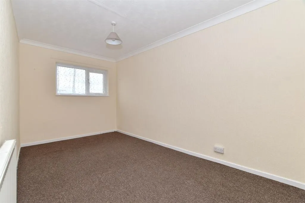 3 bed End of Terrace